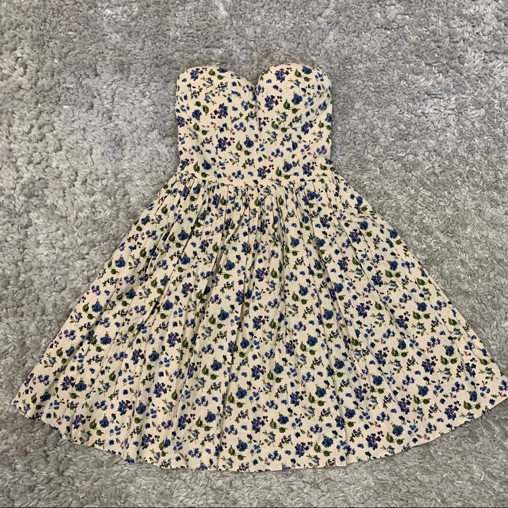 MODCLOTH ALYTHEA STRAPLESS FLORAL LINEN AND COTTON DRESS